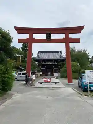 梅宮大社の鳥居