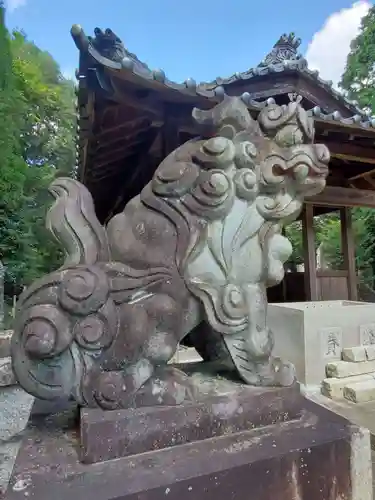 岩作御嶽山（御嶽神社）の狛犬