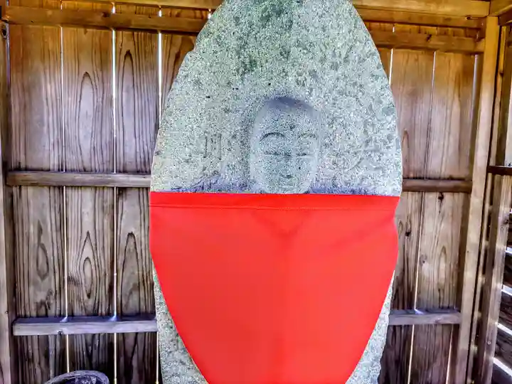 國建神社の地蔵