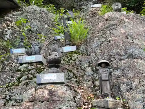 岩戸弘法弘峰寺の仏像