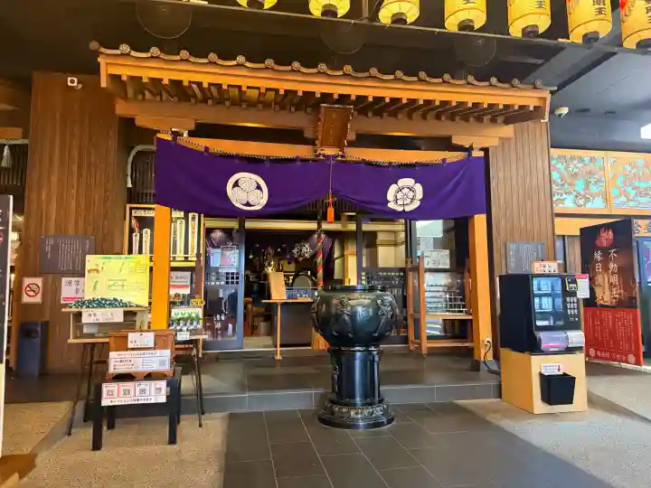 万松寺の{uncategorized: "未分類", other: "その他", undefined: "問題あり", building: "その他建物", grave: "お墓", sacred_gate: "鳥居", guardian: "狛犬", statue: "像", buddha: "仏像", history: "歴史", nature: "自然", garden: "庭園", animal: "動物", pagoda: "塔", temizu: "手水舎", mountain_gate: "山門・神門", sanctuary: "本殿・本堂", subordinate: "末社・摂社", art: "芸術", scenery: "景色", jizo: "地蔵", ema: "絵馬", goshuin: "御朱印", omikuji: "おみくじ", items: "授与品その他", amulet: "お守り", goshuincho: "御朱印帳", eats: "食事", festival: "お祭り", votive_dance: "神楽", shichigosan: "七五三参", wedding: "結婚式", experience: "体験その他", initially: "初詣", around: "周辺", anti_infection: "感染症対策"}