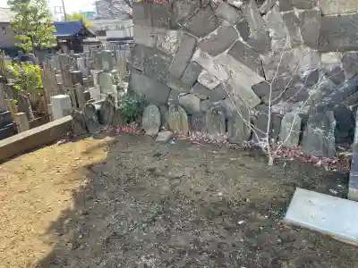 永泉寺の{uncategorized: "未分類", other: "その他", undefined: "問題あり", building: "その他建物", grave: "お墓", sacred_gate: "鳥居", guardian: "狛犬", statue: "像", buddha: "仏像", history: "歴史", nature: "自然", garden: "庭園", animal: "動物", pagoda: "塔", temizu: "手水舎", mountain_gate: "山門・神門", sanctuary: "本殿・本堂", subordinate: "末社・摂社", art: "芸術", scenery: "景色", jizo: "地蔵", ema: "絵馬", goshuin: "御朱印", omikuji: "おみくじ", items: "授与品その他", amulet: "お守り", goshuincho: "御朱印帳", eats: "食事", festival: "お祭り", votive_dance: "神楽", shichigosan: "七五三参", wedding: "結婚式", experience: "体験その他", initially: "初詣", around: "周辺", anti_infection: "感染症対策"}