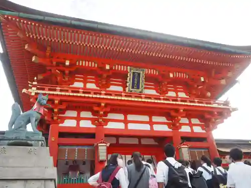 伏見稲荷大社の山門・神門