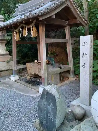 友呂岐神社の手水舎