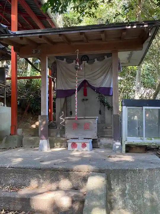 多鯰ヶ池弁天宮の末社・摂社