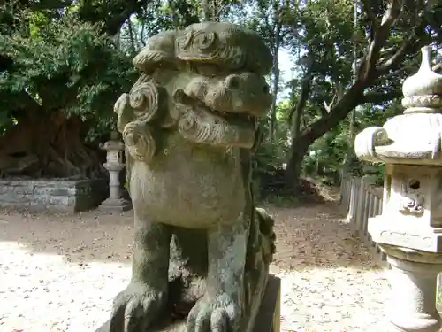諏訪神社の狛犬