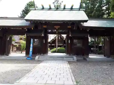琴似神社の山門・神門