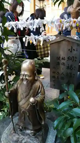 小網神社の像