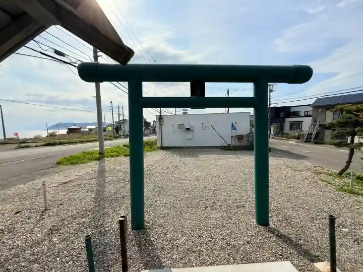 出雲大社函館教会の{uncategorized: "未分類", other: "その他", undefined: "問題あり", building: "その他建物", grave: "お墓", sacred_gate: "鳥居", guardian: "狛犬", statue: "像", buddha: "仏像", history: "歴史", nature: "自然", garden: "庭園", animal: "動物", pagoda: "塔", temizu: "手水舎", mountain_gate: "山門・神門", sanctuary: "本殿・本堂", subordinate: "末社・摂社", art: "芸術", scenery: "景色", jizo: "地蔵", ema: "絵馬", goshuin: "御朱印", omikuji: "おみくじ", items: "授与品その他", amulet: "お守り", goshuincho: "御朱印帳", eats: "食事", festival: "お祭り", votive_dance: "神楽", shichigosan: "七五三参", wedding: "結婚式", experience: "体験その他", initially: "初詣", around: "周辺", anti_infection: "感染症対策"}