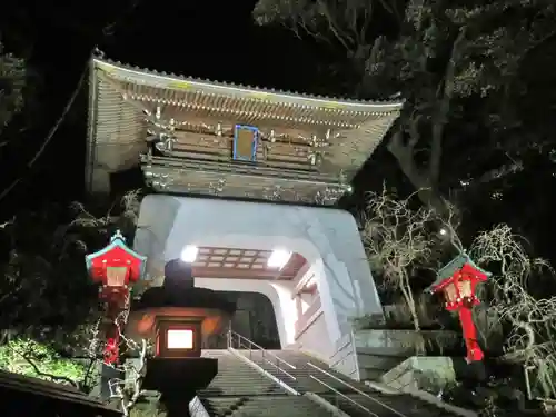 江島神社の山門