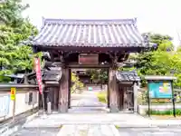 光照院の山門・神門