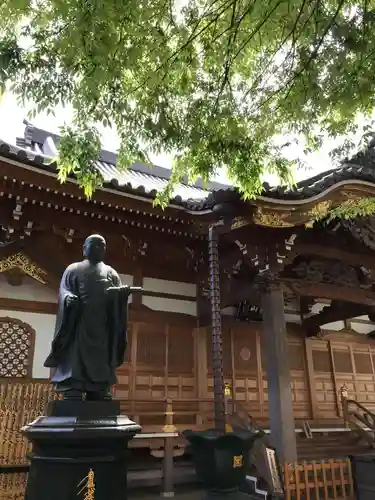 蓮乗寺の像