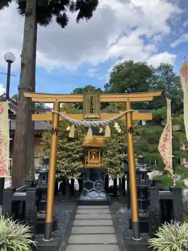 亀ケ池八幡宮の鳥居