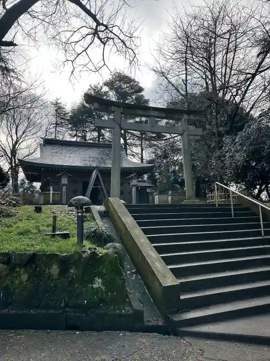 高岡市護国神社の鳥居