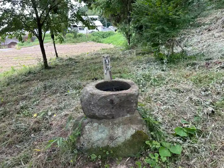 神邊神社の手水舎