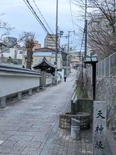 安居神社の{uncategorized: "未分類", other: "その他", undefined: "問題あり", building: "その他建物", grave: "お墓", sacred_gate: "鳥居", guardian: "狛犬", statue: "像", buddha: "仏像", history: "歴史", nature: "自然", garden: "庭園", animal: "動物", pagoda: "塔", temizu: "手水舎", mountain_gate: "山門・神門", sanctuary: "本殿・本堂", subordinate: "末社・摂社", art: "芸術", scenery: "景色", jizo: "地蔵", ema: "絵馬", goshuin: "御朱印", omikuji: "おみくじ", items: "授与品その他", amulet: "お守り", goshuincho: "御朱印帳", eats: "食事", festival: "お祭り", votive_dance: "神楽", shichigosan: "七五三参", wedding: "結婚式", experience: "体験その他", initially: "初詣", around: "周辺", anti_infection: "感染症対策"}