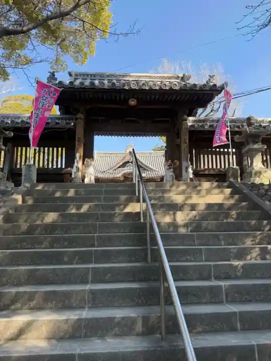 福島八幡宮の{uncategorized: "未分類", other: "その他", undefined: "問題あり", building: "その他建物", grave: "お墓", sacred_gate: "鳥居", guardian: "狛犬", statue: "像", buddha: "仏像", history: "歴史", nature: "自然", garden: "庭園", animal: "動物", pagoda: "塔", temizu: "手水舎", mountain_gate: "山門・神門", sanctuary: "本殿・本堂", subordinate: "末社・摂社", art: "芸術", scenery: "景色", jizo: "地蔵", ema: "絵馬", goshuin: "御朱印", omikuji: "おみくじ", items: "授与品その他", amulet: "お守り", goshuincho: "御朱印帳", eats: "食事", festival: "お祭り", votive_dance: "神楽", shichigosan: "七五三参", wedding: "結婚式", experience: "体験その他", initially: "初詣", around: "周辺", anti_infection: "感染症対策"}