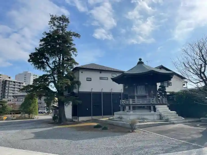 眞隆寺の{uncategorized: "未分類", other: "その他", undefined: "問題あり", building: "その他建物", grave: "お墓", sacred_gate: "鳥居", guardian: "狛犬", statue: "像", buddha: "仏像", history: "歴史", nature: "自然", garden: "庭園", animal: "動物", pagoda: "塔", temizu: "手水舎", mountain_gate: "山門・神門", sanctuary: "本殿・本堂", subordinate: "末社・摂社", art: "芸術", scenery: "景色", jizo: "地蔵", ema: "絵馬", goshuin: "御朱印", omikuji: "おみくじ", items: "授与品その他", amulet: "お守り", goshuincho: "御朱印帳", eats: "食事", festival: "お祭り", votive_dance: "神楽", shichigosan: "七五三参", wedding: "結婚式", experience: "体験その他", initially: "初詣", around: "周辺", anti_infection: "感染症対策"}