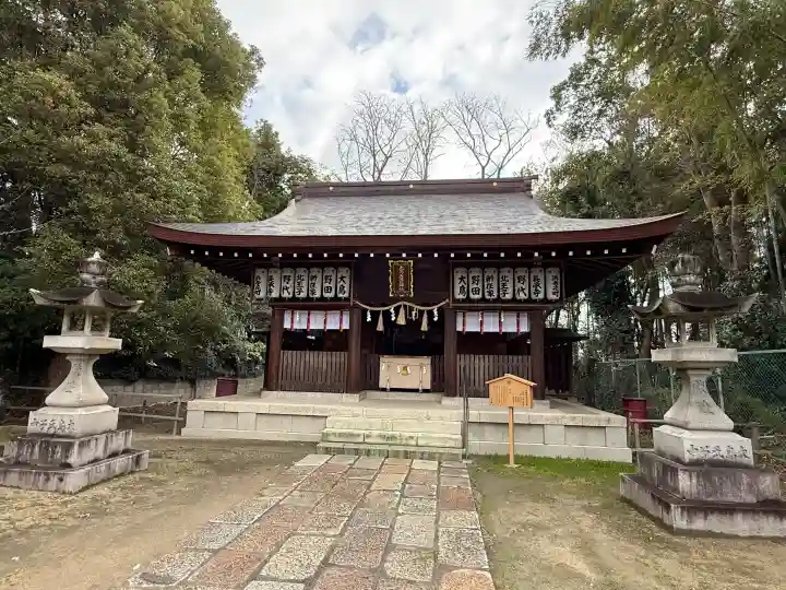 和泉國一之宮 大鳥大社の{uncategorized: "未分類", other: "その他", undefined: "問題あり", building: "その他建物", grave: "お墓", sacred_gate: "鳥居", guardian: "狛犬", statue: "像", buddha: "仏像", history: "歴史", nature: "自然", garden: "庭園", animal: "動物", pagoda: "塔", temizu: "手水舎", mountain_gate: "山門・神門", sanctuary: "本殿・本堂", subordinate: "末社・摂社", art: "芸術", scenery: "景色", jizo: "地蔵", ema: "絵馬", goshuin: "御朱印", omikuji: "おみくじ", items: "授与品その他", amulet: "お守り", goshuincho: "御朱印帳", eats: "食事", festival: "お祭り", votive_dance: "神楽", shichigosan: "七五三参", wedding: "結婚式", experience: "体験その他", initially: "初詣", around: "周辺", anti_infection: "感染症対策"}