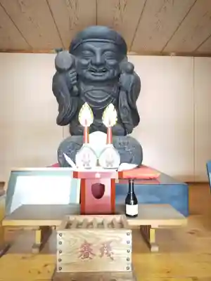 高岡関野神社の像