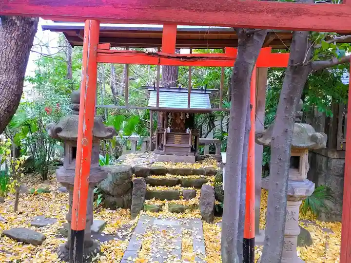 外土居神社の末社・摂社