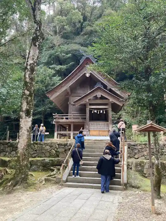 出雲大社の{uncategorized: "未分類", other: "その他", undefined: "問題あり", building: "その他建物", grave: "お墓", sacred_gate: "鳥居", guardian: "狛犬", statue: "像", buddha: "仏像", history: "歴史", nature: "自然", garden: "庭園", animal: "動物", pagoda: "塔", temizu: "手水舎", mountain_gate: "山門・神門", sanctuary: "本殿・本堂", subordinate: "末社・摂社", art: "芸術", scenery: "景色", jizo: "地蔵", ema: "絵馬", goshuin: "御朱印", omikuji: "おみくじ", items: "授与品その他", amulet: "お守り", goshuincho: "御朱印帳", eats: "食事", festival: "お祭り", votive_dance: "神楽", shichigosan: "七五三参", wedding: "結婚式", experience: "体験その他", initially: "初詣", around: "周辺", anti_infection: "感染症対策"}