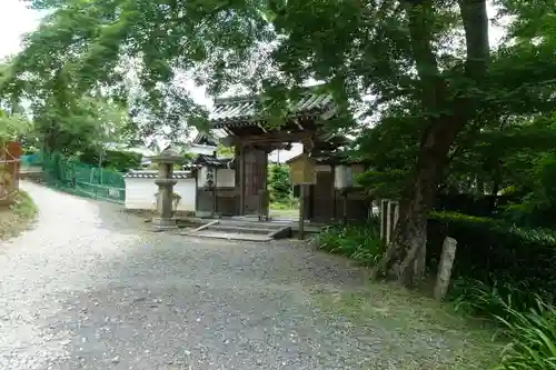 三鈷寺の山門