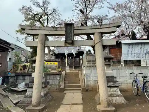 天祖神社の{uncategorized: "未分類", other: "その他", undefined: "問題あり", building: "その他建物", grave: "お墓", sacred_gate: "鳥居", guardian: "狛犬", statue: "像", buddha: "仏像", history: "歴史", nature: "自然", garden: "庭園", animal: "動物", pagoda: "塔", temizu: "手水舎", mountain_gate: "山門・神門", sanctuary: "本殿・本堂", subordinate: "末社・摂社", art: "芸術", scenery: "景色", jizo: "地蔵", ema: "絵馬", goshuin: "御朱印", omikuji: "おみくじ", items: "授与品その他", amulet: "お守り", goshuincho: "御朱印帳", eats: "食事", festival: "お祭り", votive_dance: "神楽", shichigosan: "七五三参", wedding: "結婚式", experience: "体験その他", initially: "初詣", around: "周辺", anti_infection: "感染症対策"}