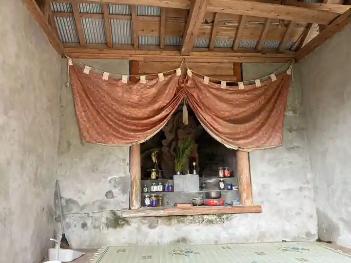 灌頂ヶ滝不動明王(徳島県)