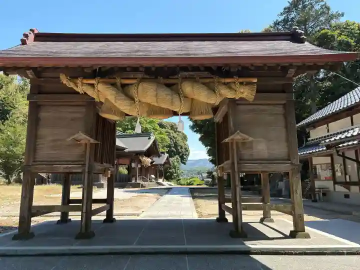 揖夜神社の{uncategorized: "未分類", other: "その他", undefined: "問題あり", building: "その他建物", grave: "お墓", sacred_gate: "鳥居", guardian: "狛犬", statue: "像", buddha: "仏像", history: "歴史", nature: "自然", garden: "庭園", animal: "動物", pagoda: "塔", temizu: "手水舎", mountain_gate: "山門・神門", sanctuary: "本殿・本堂", subordinate: "末社・摂社", art: "芸術", scenery: "景色", jizo: "地蔵", ema: "絵馬", goshuin: "御朱印", omikuji: "おみくじ", items: "授与品その他", amulet: "お守り", goshuincho: "御朱印帳", eats: "食事", festival: "お祭り", votive_dance: "神楽", shichigosan: "七五三参", wedding: "結婚式", experience: "体験その他", initially: "初詣", around: "周辺", anti_infection: "感染症対策"}