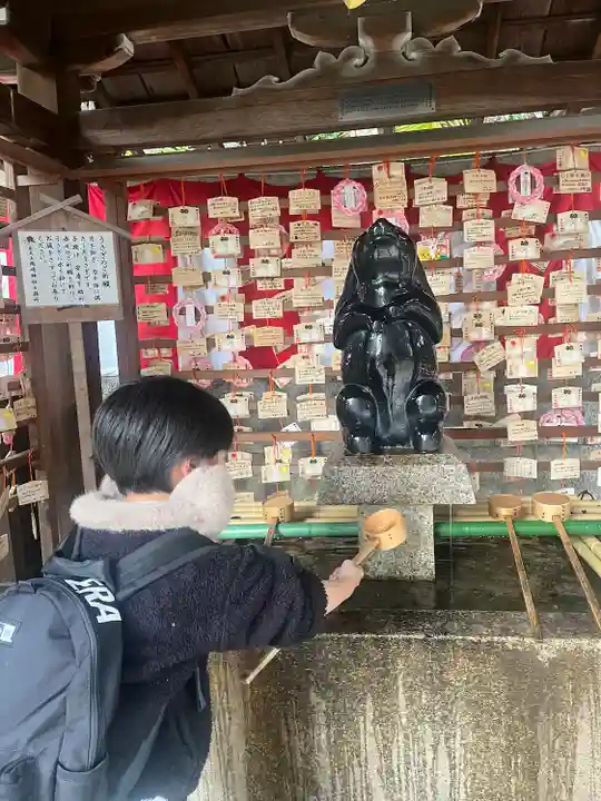岡崎神社の手水舎