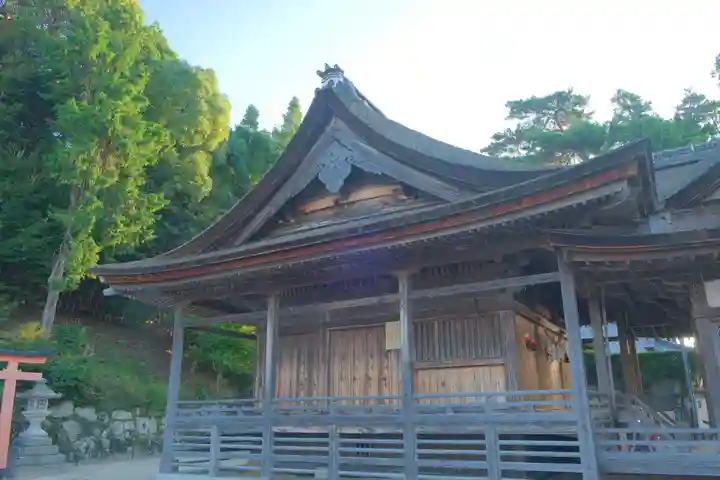 白鬚神社の本殿・本堂