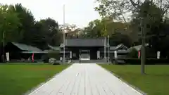 札幌護國神社の山門