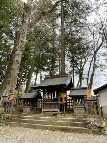 諏訪大社下社秋宮の末社・摂社