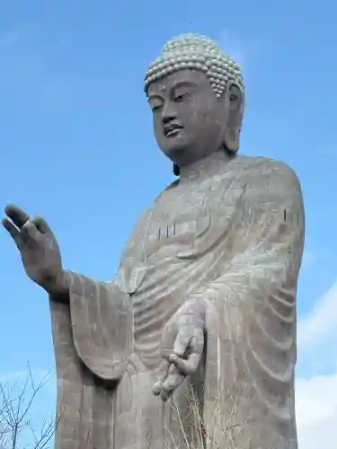 東本願寺本廟 牛久浄苑（牛久大仏）の{uncategorized: "未分類", other: "その他", undefined: "問題あり", building: "その他建物", grave: "お墓", sacred_gate: "鳥居", guardian: "狛犬", statue: "像", buddha: "仏像", history: "歴史", nature: "自然", garden: "庭園", animal: "動物", pagoda: "塔", temizu: "手水舎", mountain_gate: "山門・神門", sanctuary: "本殿・本堂", subordinate: "末社・摂社", art: "芸術", scenery: "景色", jizo: "地蔵", ema: "絵馬", goshuin: "御朱印", omikuji: "おみくじ", items: "授与品その他", amulet: "お守り", goshuincho: "御朱印帳", eats: "食事", festival: "お祭り", votive_dance: "神楽", shichigosan: "七五三参", wedding: "結婚式", experience: "体験その他", initially: "初詣", around: "周辺", anti_infection: "感染症対策"}