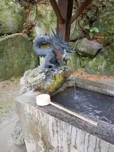 岩角山 岩角寺の手水舎