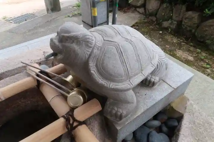 稲荷神社の手水舎