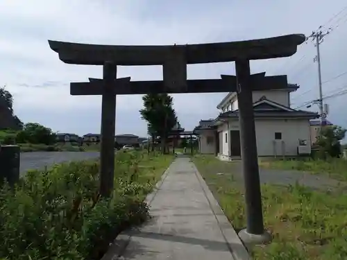 拝幣志神社の鳥居