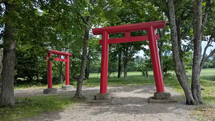 第八部落稲荷神社の鳥居