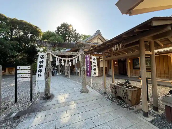 神明神社(石神さん)の{uncategorized: "未分類", other: "その他", undefined: "問題あり", building: "その他建物", grave: "お墓", sacred_gate: "鳥居", guardian: "狛犬", statue: "像", buddha: "仏像", history: "歴史", nature: "自然", garden: "庭園", animal: "動物", pagoda: "塔", temizu: "手水舎", mountain_gate: "山門・神門", sanctuary: "本殿・本堂", subordinate: "末社・摂社", art: "芸術", scenery: "景色", jizo: "地蔵", ema: "絵馬", goshuin: "御朱印", omikuji: "おみくじ", items: "授与品その他", amulet: "お守り", goshuincho: "御朱印帳", eats: "食事", festival: "お祭り", votive_dance: "神楽", shichigosan: "七五三参", wedding: "結婚式", experience: "体験その他", initially: "初詣", around: "周辺", anti_infection: "感染症対策"}