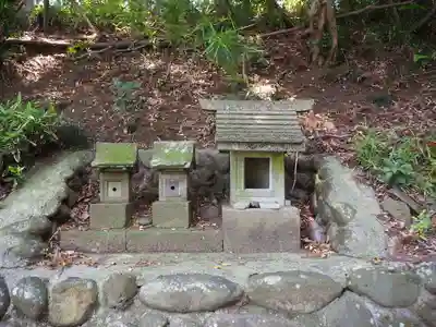 神明社の末社・摂社