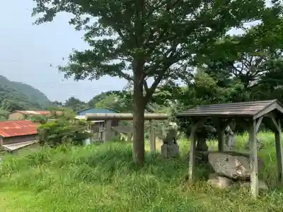 神明神社の手水舎