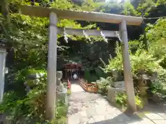 銭洗弁財天宇賀福神社(神奈川県)