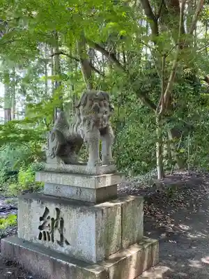 薦神社の狛犬