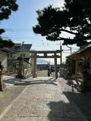 舞子六神社／まいこむの宮の{uncategorized: "未分類", other: "その他", undefined: "問題あり", building: "その他建物", grave: "お墓", sacred_gate: "鳥居", guardian: "狛犬", statue: "像", buddha: "仏像", history: "歴史", nature: "自然", garden: "庭園", animal: "動物", pagoda: "塔", temizu: "手水舎", mountain_gate: "山門・神門", sanctuary: "本殿・本堂", subordinate: "末社・摂社", art: "芸術", scenery: "景色", jizo: "地蔵", ema: "絵馬", goshuin: "御朱印", omikuji: "おみくじ", items: "授与品その他", amulet: "お守り", goshuincho: "御朱印帳", eats: "食事", festival: "お祭り", votive_dance: "神楽", shichigosan: "七五三参", wedding: "結婚式", experience: "体験その他", initially: "初詣", around: "周辺", anti_infection: "感染症対策"}