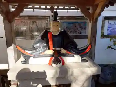 松坂稲荷大明神の像