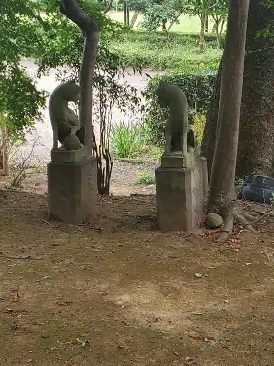 尾曳稲荷神社の狛犬