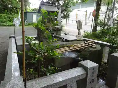 曾屋神社の手水舎