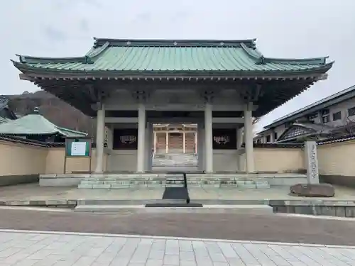 称名寺の山門