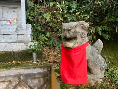 菟越神社の狛犬